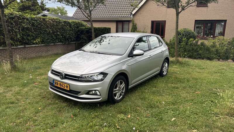Grijs Gebruikt 2018 VW Polo Comfortline Hatchback | € 12.000 (Eerlijke prijs) - Afbeelding 1/4
