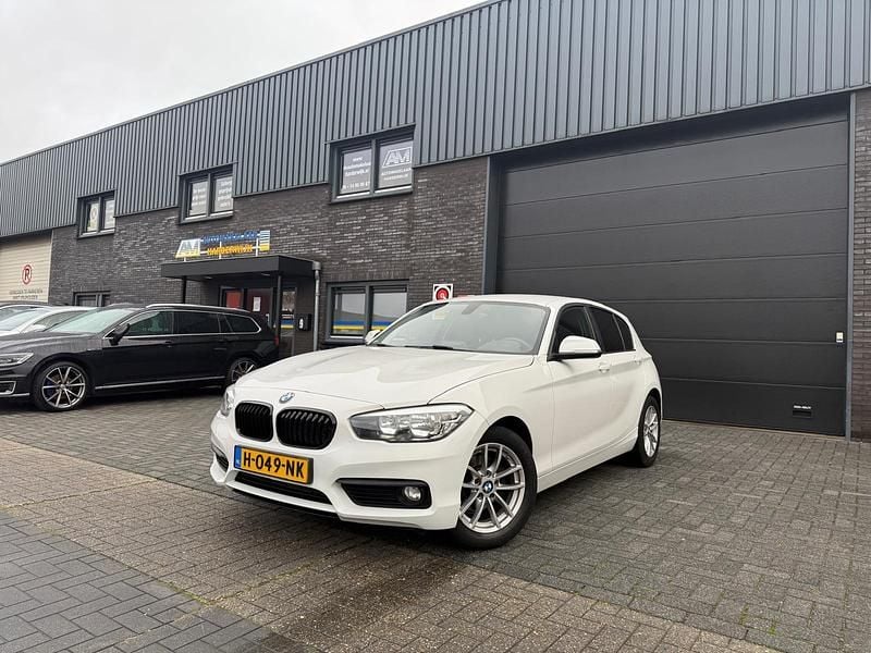 Wit Gebruikt 2016 BMW 116 Executive Hatchback | € 13.999 (Eerlijke prijs) - Afbeelding 1/4