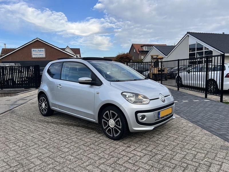 Grijs Gebruikt 2013 VW up! high up! Hatchback | € 4.950 (Goede deal) - Afbeelding 1/4