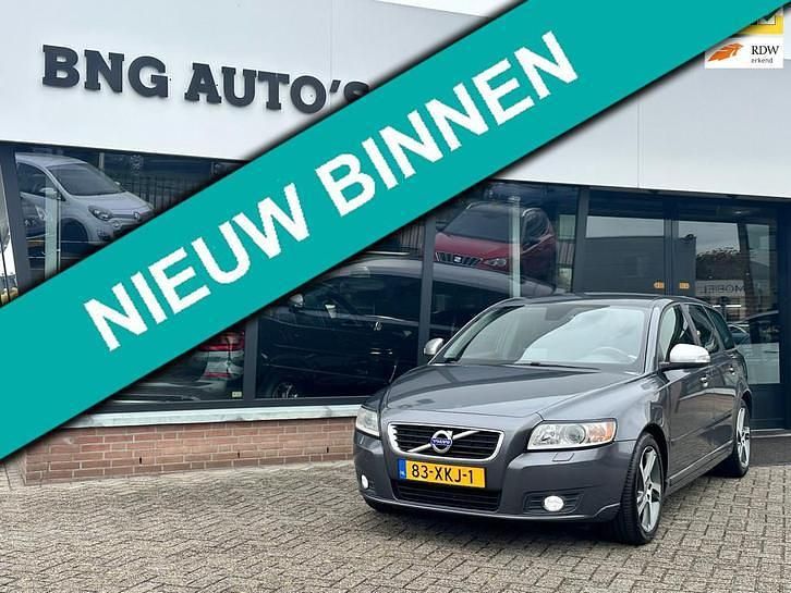 Grijs Gebruikt 2012 Volvo V50 Stationwagen | € 3.450 (Iets duurder) - Afbeelding 1/4