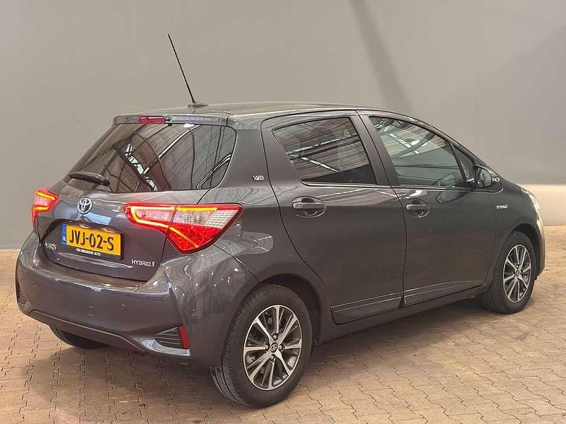 Occasion Toyota Yaris Hybrid Edition 88 PK (64 kW) 2020 Grijs Hatchback