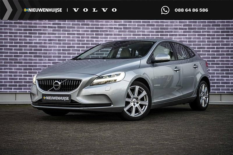 Grijs Gebruikt 2016 Volvo V40 Hatchback | € 16.894 (Eerlijke prijs) - Afbeelding 1/3