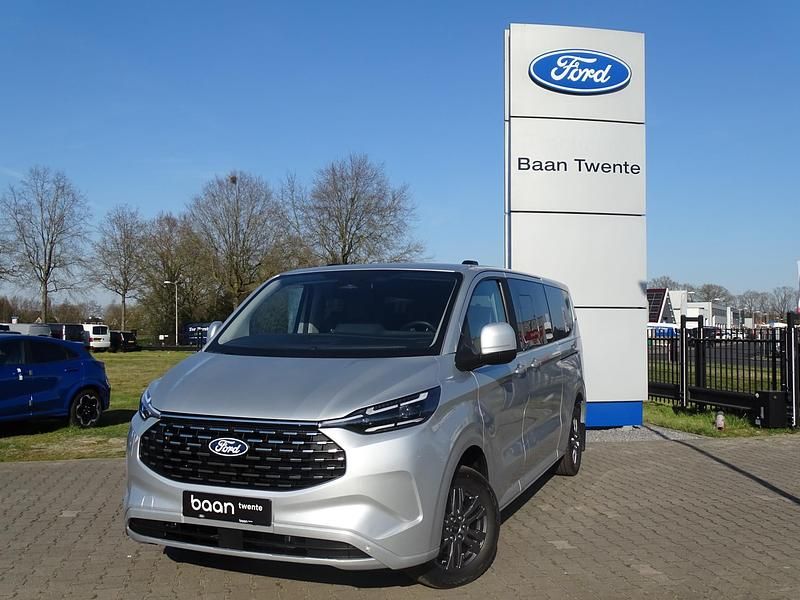 Nieuw Ford Tourneo Titanium 233 PK (171 kW) 2025 Zilver Van