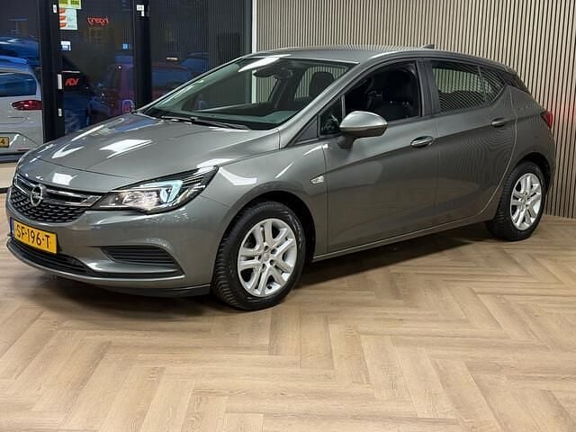 Occasion Opel Astra Edition 105 PK (77 kW) 2018 Grijs Hatchback