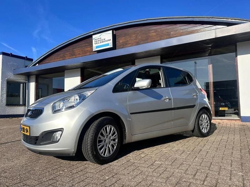 Grijs Gebruikt 2015 Kia Venga Hatchback | € 9.950 (Eerlijke prijs) - Afbeelding 1/4