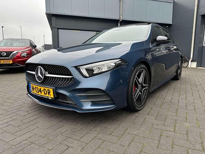 Blauw Occasion 2020 Mercedes A180 Business Hatchback | € 23.950 (Goede deal) - Afbeelding 1/4