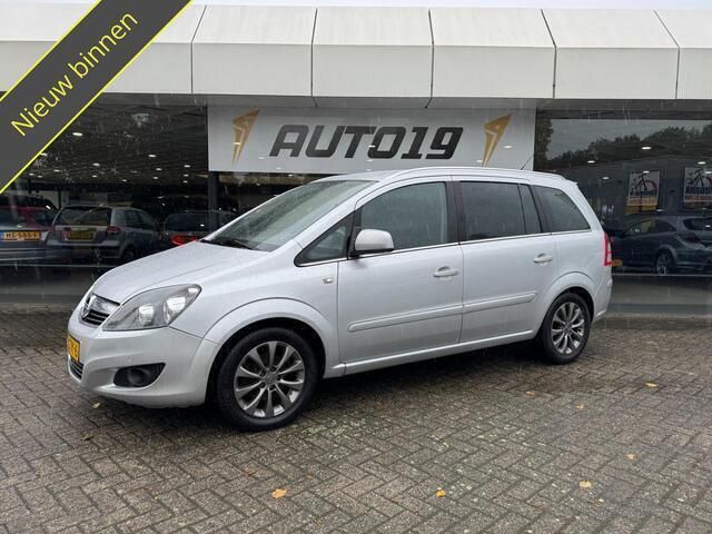 Grijs Gebruikt 2011 Opel Zafira Edition MPV | € 3.919 - Afbeelding 1/4