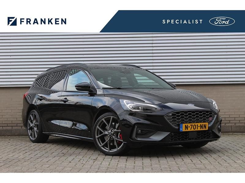 Zwart Gebruikt 2020 Ford Focus Performance Edition Stationwagen | € 30.900 (Super prijs) - Afbeelding 1/4