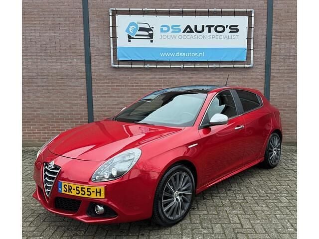 Occasion Alfa Romeo Giulietta Super 170 PK (125 kW) 2014 Rood (metallic) Hatchback