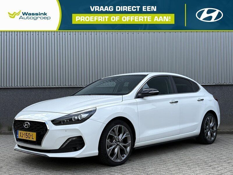 Wit Gebruikt 2019 Hyundai i30 Premium Hatchback | € 18.440 (Eerlijke prijs) - Afbeelding 1/4