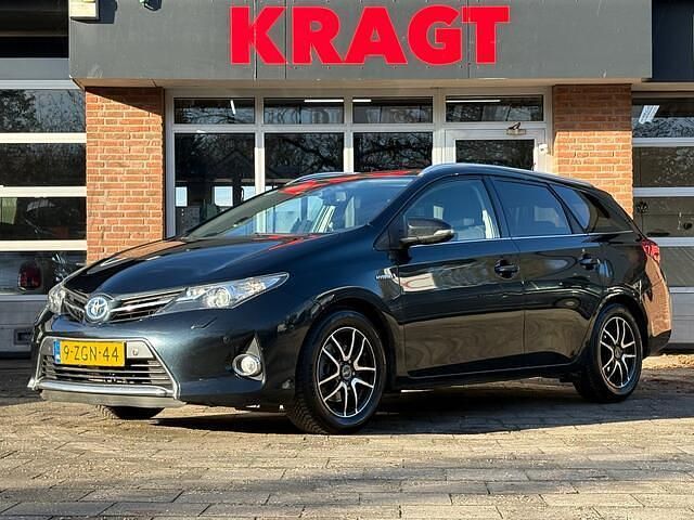 Grijs Occasion 2014 Toyota Auris Touring Sports Stationwagen | € 8.450 (Eerlijke prijs) - Afbeelding 1/4