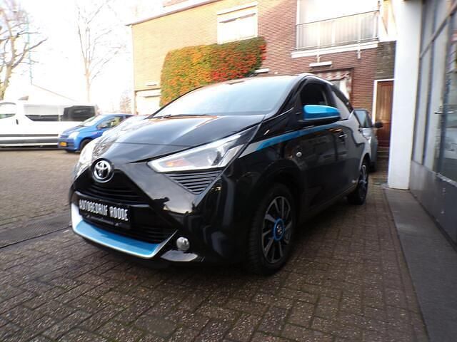 Occasion Toyota Aygo 73 PK (53 kW) 2018 Zwart Hatchback