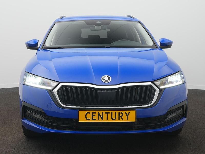 Occasion Skoda Octavia Business Line 204 PK (150 kW) 2023 Blauw Stationwagen