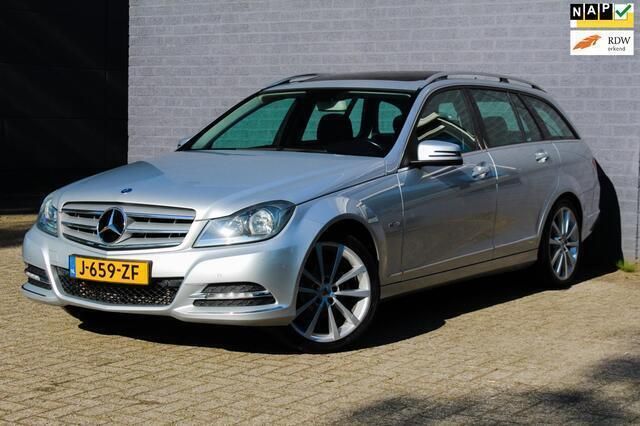 Grijs, metallic lak Gebruikt 2011 Mercedes C180 Avantgarde Stationwagen | € 8.999 (Eerlijke prijs) - Afbeelding 1/4
