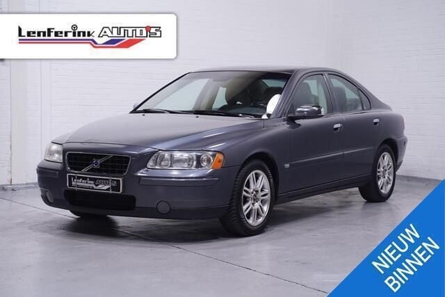 Grijs Gebruikt 2005 Volvo S60 Momentum Sedan | € 2.400 (Super prijs) - Afbeelding 1/4