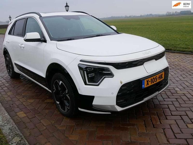 Wit Occasion 2023 Kia e-Niro SUV | € 26.620 (Eerlijke prijs) - Afbeelding 1/3