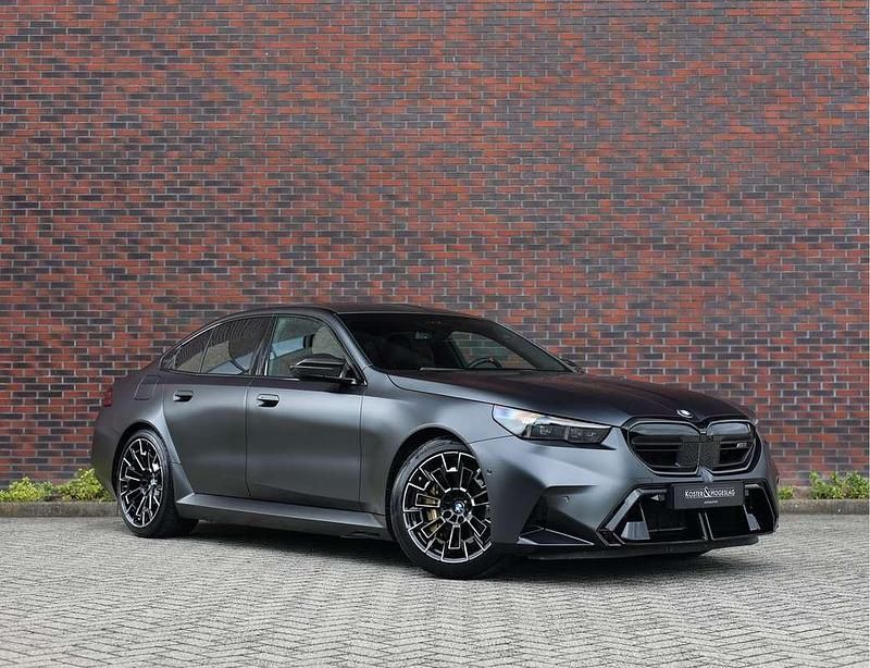 Grijs Gebruikt 2025 BMW M5 Sedan | € 157.950 - Afbeelding 1/4