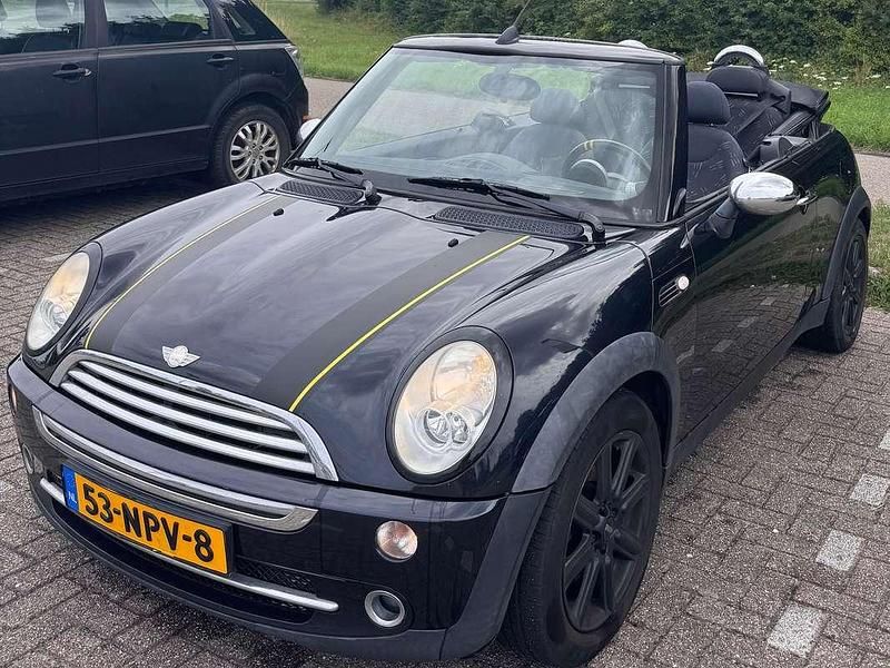 Zwart Gebruikt 2007 Mini ONE Hatchback | € 3.800 (Eerlijke prijs) - Afbeelding 1/4