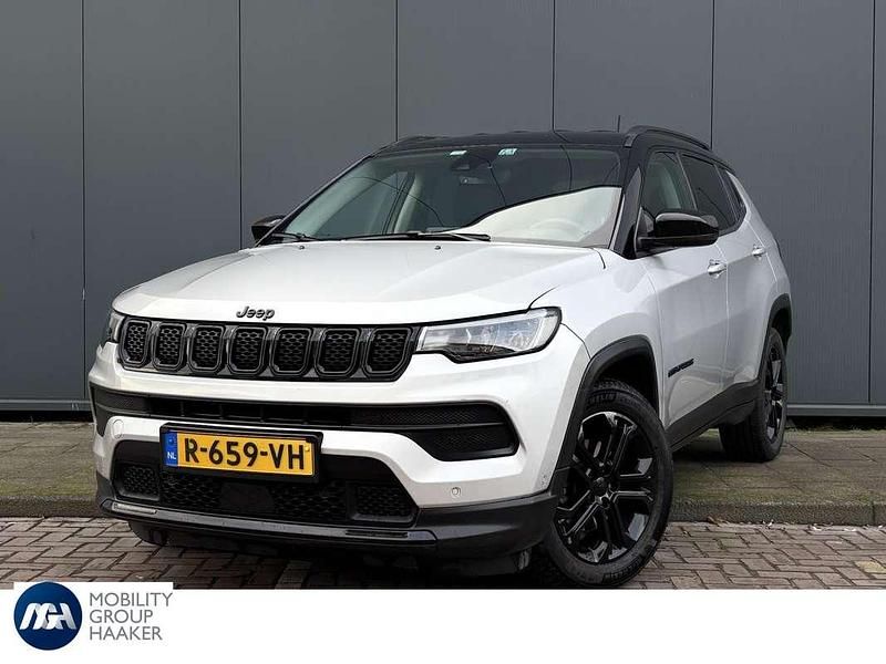Grijs Occasion 2022 Jeep Compass Night Eagle SUV | € 24.900 (Eerlijke prijs) - Afbeelding 1/4