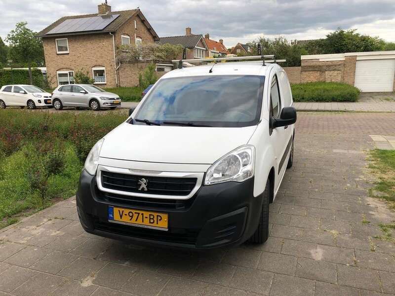 Wit Gebruikt 2016 Peugeot Partner MPV | € 6.700 (Eerlijke prijs) - Afbeelding 1/4