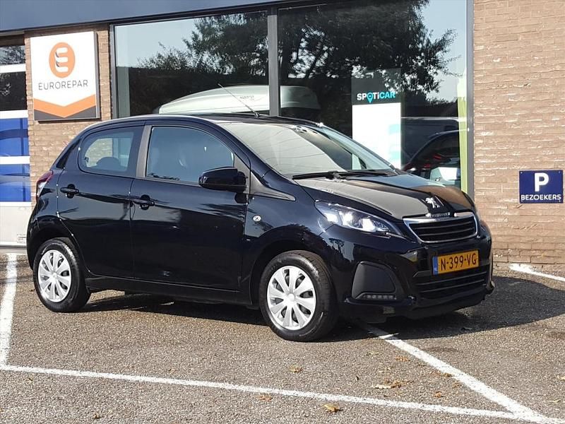 Hatchback Gebruikt 2022 Peugeot 108 Premium Hatchback | € 10.400 (Eerlijke prijs) - Afbeelding 1/4