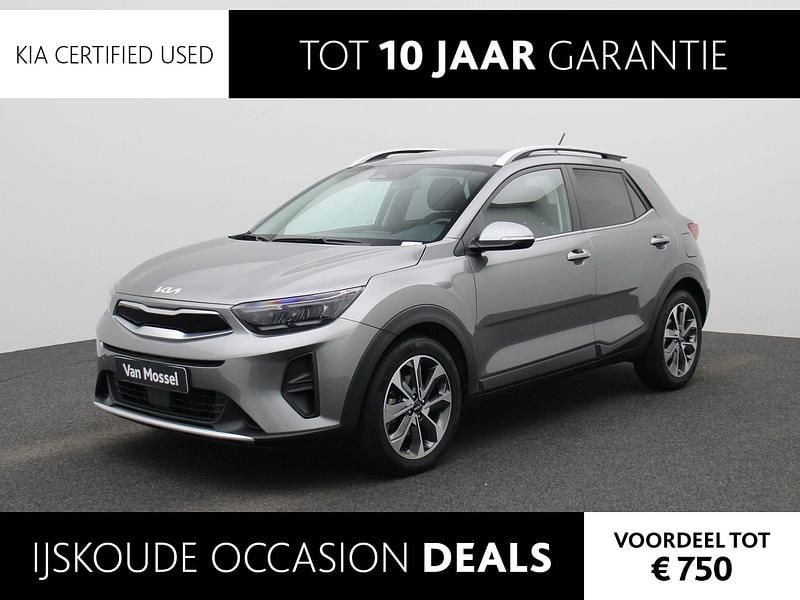 Grijs Occasion 2024 Kia Stonic SUV | € 25.940 (Eerlijke prijs) - Afbeelding 1/4