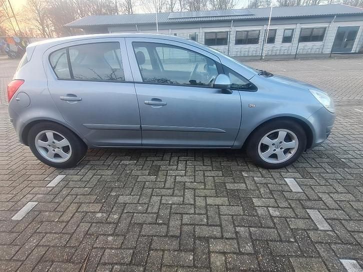 Occasion Opel Corsa Enjoy 90 PK (66 kW) 2007 Zilver Hatchback