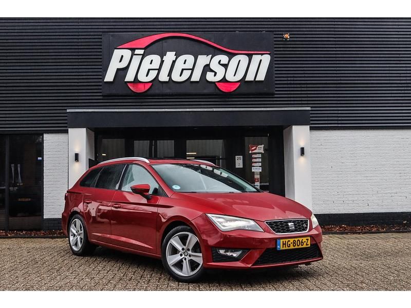 Occasion Seat Leon CONNECT 150 PK (110 kW) 2015 Rood Stationwagen