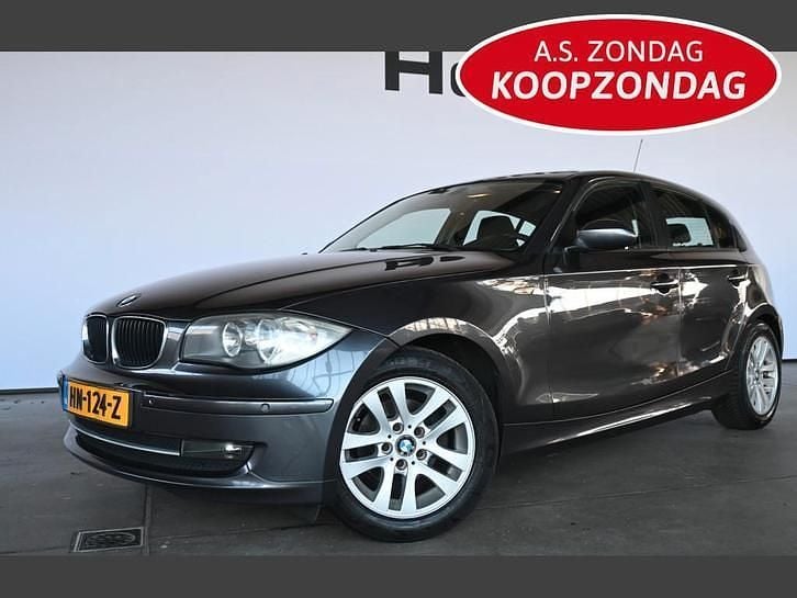 Grijs Gebruikt 2008 BMW 116 Hatchback | € 4.440 (Eerlijke prijs) - Afbeelding 1/4