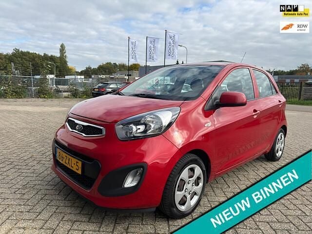 Rood Gebruikt 2013 Kia Picanto Comfort Hatchback | € 4.750 (Eerlijke prijs) - Afbeelding 1/4