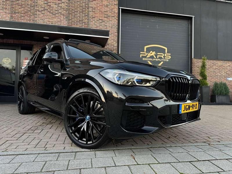 Zwart Gebruikt 2022 BMW X5 Executive SUV | € 52.950 (Goede deal) - Afbeelding 1/4