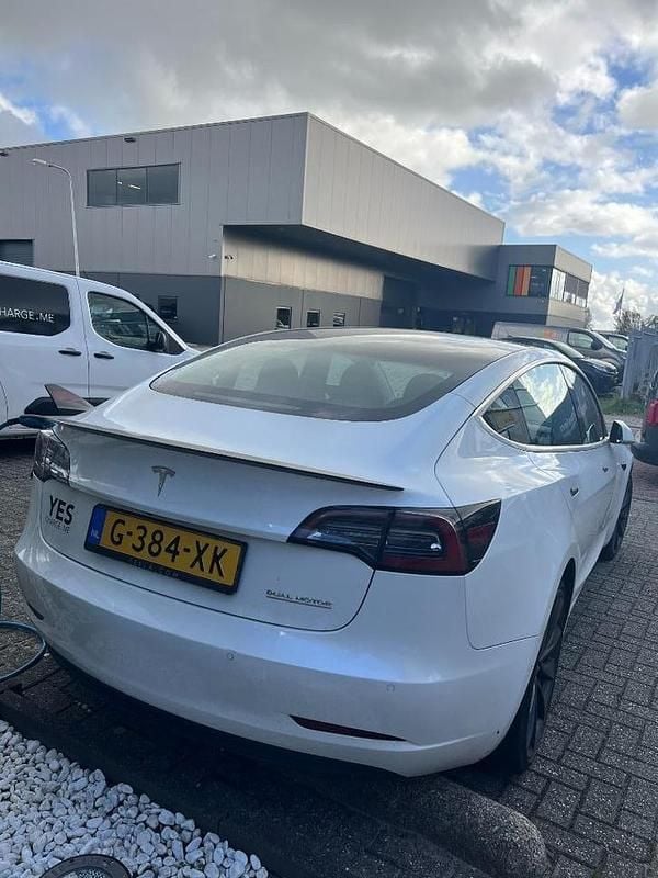 Gebruikt 2019 Tesla Model 3 Performance Sedan | € 21.899 (Goede deal) - Afbeelding 1/4