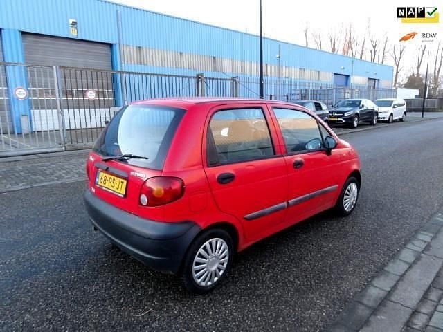 Rood Occasion 2004 Chevrolet Matiz Hatchback | € 599 (Goede deal) - Afbeelding 1/4