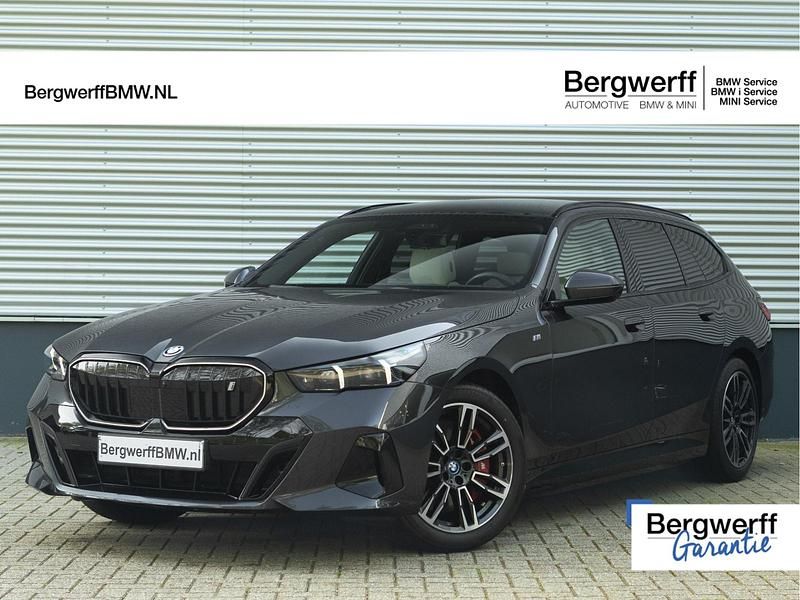 Grijs Gebruikt 2024 BMW i5 Sedan | € 69.875 - Afbeelding 1/4