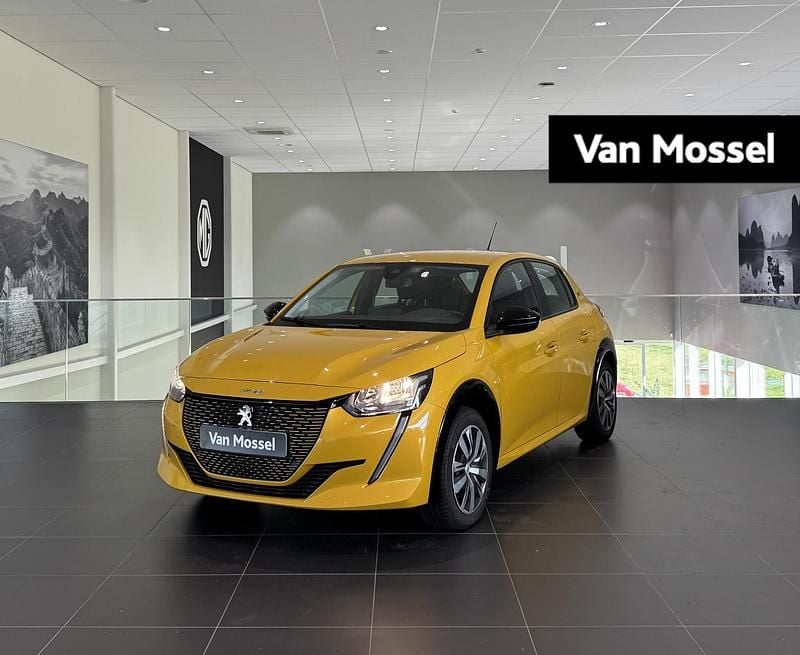 Geel Gebruikt 2023 Peugeot e-208 Active Hatchback | € 17.240 (Goede deal) - Afbeelding 1/4