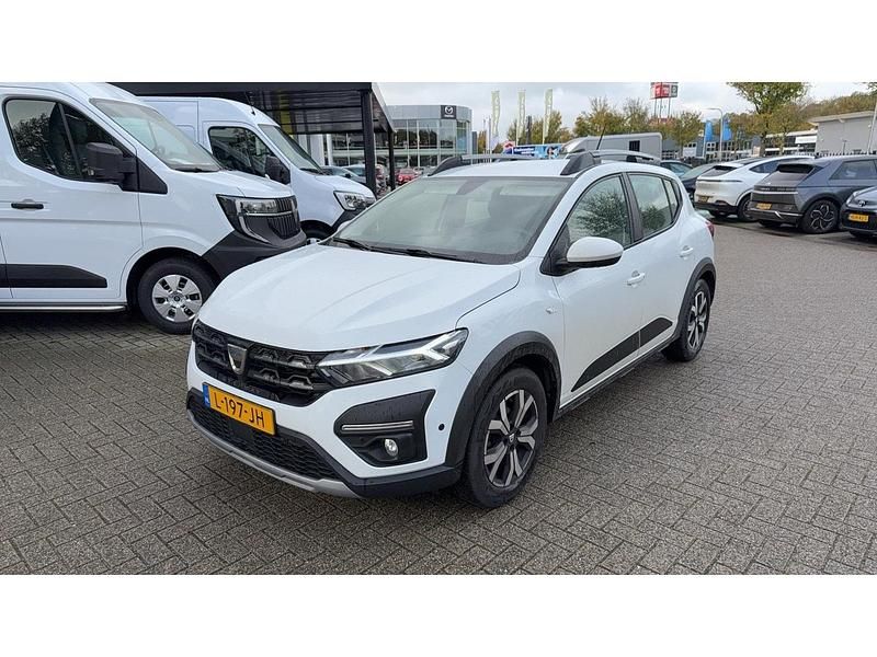 Wit Gebruikt 2021 Dacia Sandero Comfort Hatchback | € 13.945 (Eerlijke prijs) - Afbeelding 1/3