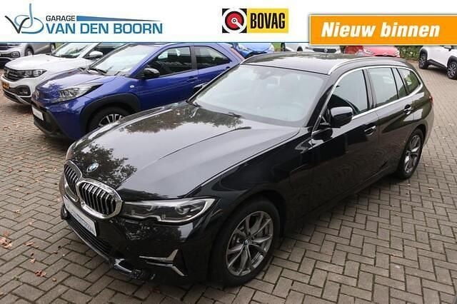 Zwart Gebruikt 2021 BMW 330 Stationwagen | € 33.950 (Eerlijke prijs) - Afbeelding 1/2