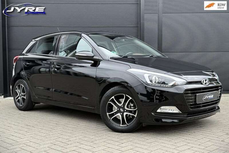 Zwart, metallic lak Gebruikt 2017 Hyundai i20 Comfort Hatchback | € 13.250 (Eerlijke prijs) - Afbeelding 1/4