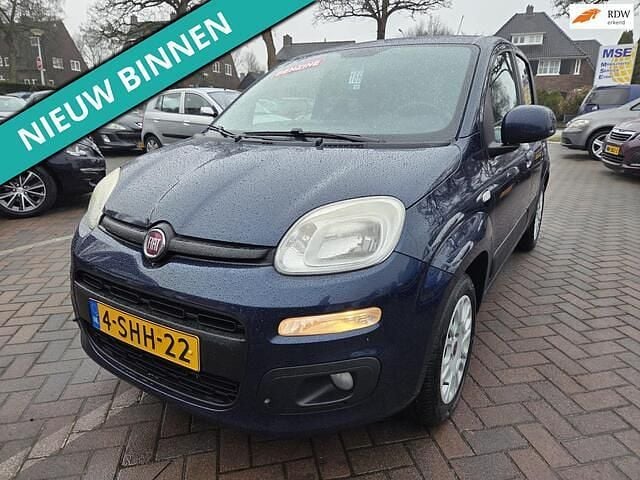 Blauw Occasion 2013 Fiat Panda Lounge Hatchback | € 2.399 (Super prijs) - Afbeelding 1/4