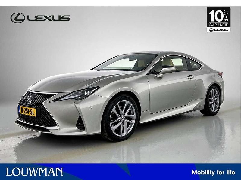 Grijs, metallic lak Gebruikt 2020 Lexus RC300h Luxury Line Coupé | € 38.495 (Eerlijke prijs) - Afbeelding 1/3