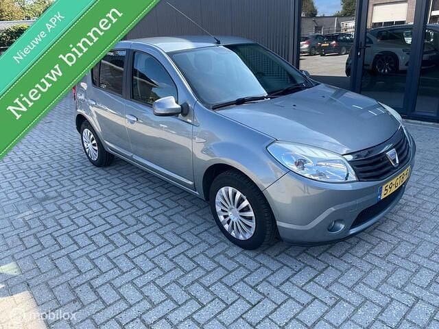 Blauw Gebruikt 2008 Dacia Sandero Hatchback | € 1.699 (Goede deal) - Afbeelding 1/4