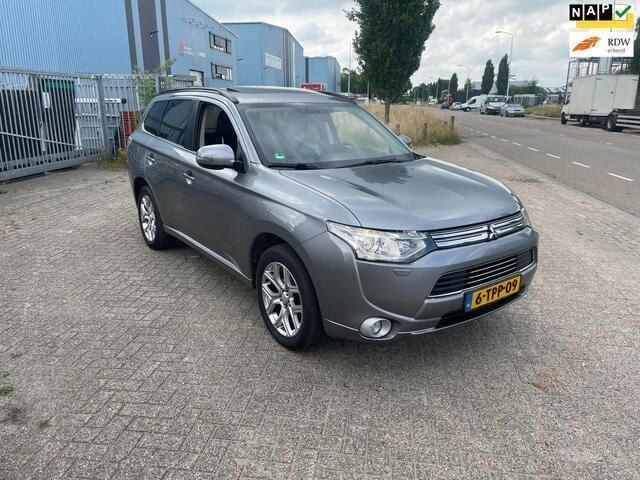 Grijs Gebruikt 2014 Mitsubishi Outlander Instyle SUV | € 7.500 (Eerlijke prijs) - Afbeelding 1/4