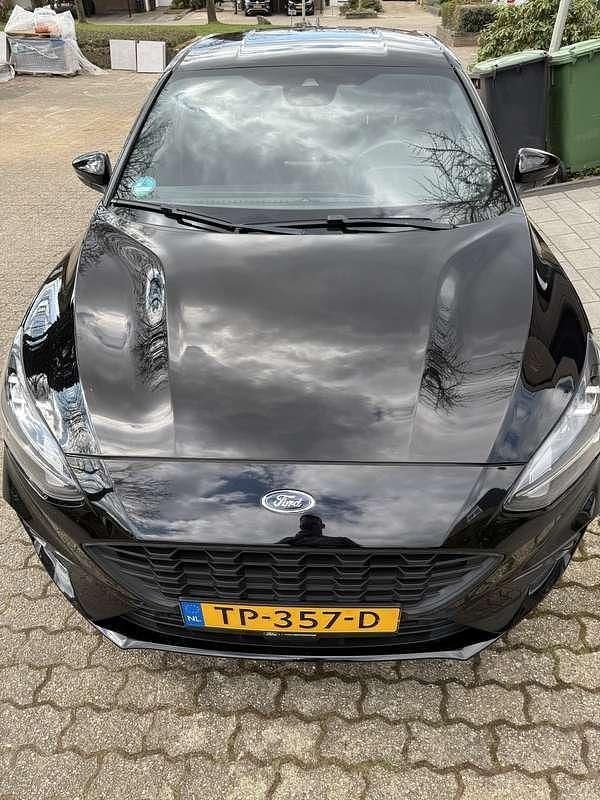 Zwart Gebruikt 2018 Ford Focus ST Hatchback | € 14.499 (Duur) - Afbeelding 1/4