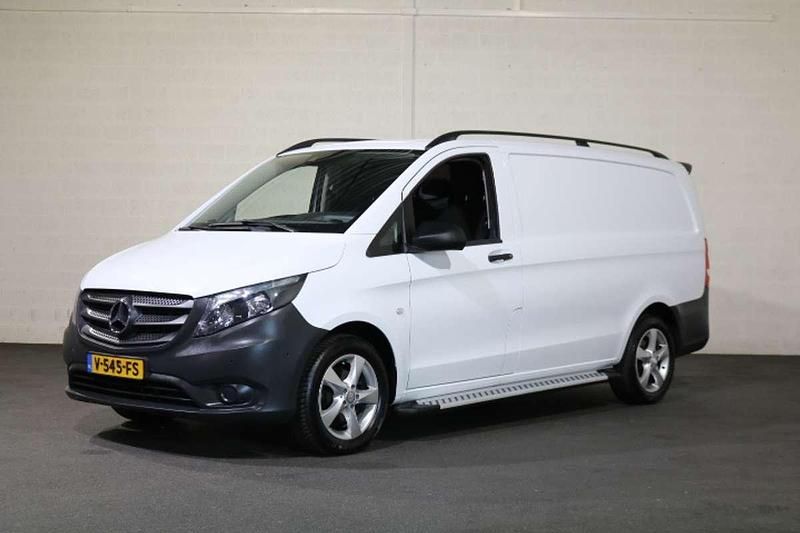 Wit Gebruikt 2017 Mercedes Vito MPV | € 12.950 (Goede deal) - Afbeelding 1/4