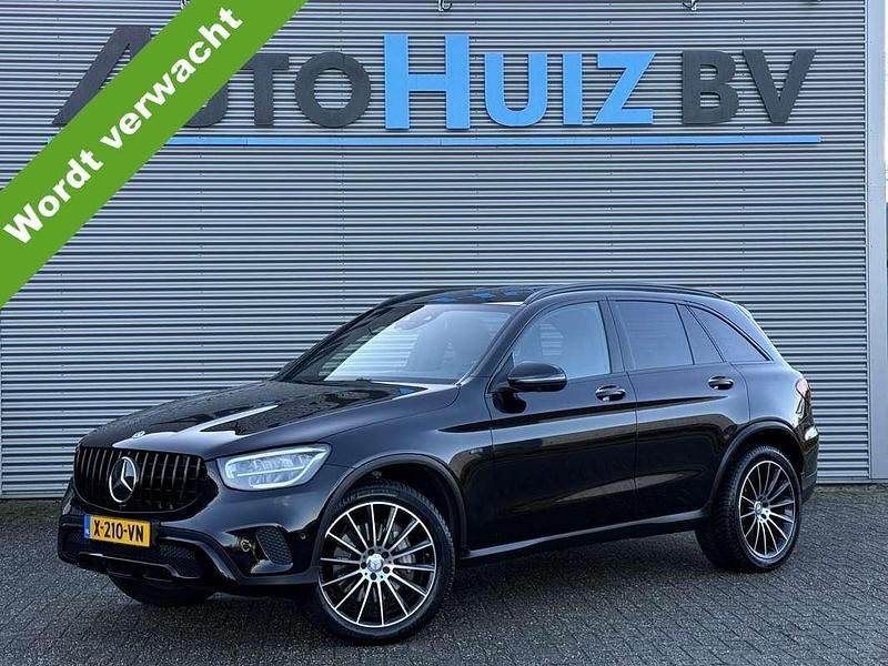 Zwart Gebruikt 2020 Mercedes GLC300e SUV | € 36.990 (Iets duurder) - Afbeelding 1/4