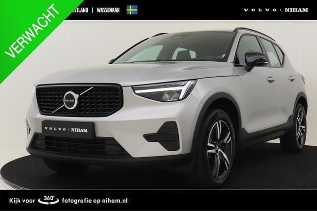 Grijs Gebruikt 2025 Volvo XC40 Plus SUV | € 44.890 (Goede deal) - Afbeelding 1/4