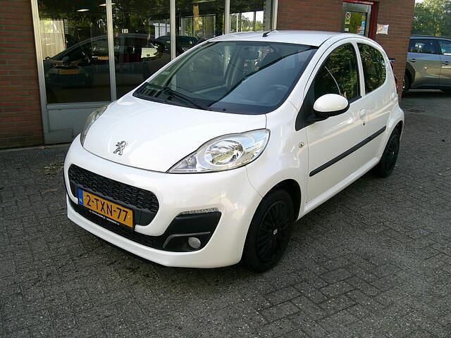 Wit Gebruikt 2014 Peugeot 107 Active Hatchback | € 6.950 (Iets duurder) - Afbeelding 1/4