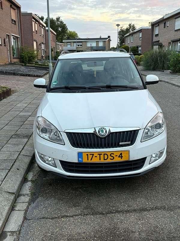 Wit Gebruikt 2012 Skoda Fabia GreenLine Stationwagen | € 2.650 (Goede deal) - Afbeelding 1/4