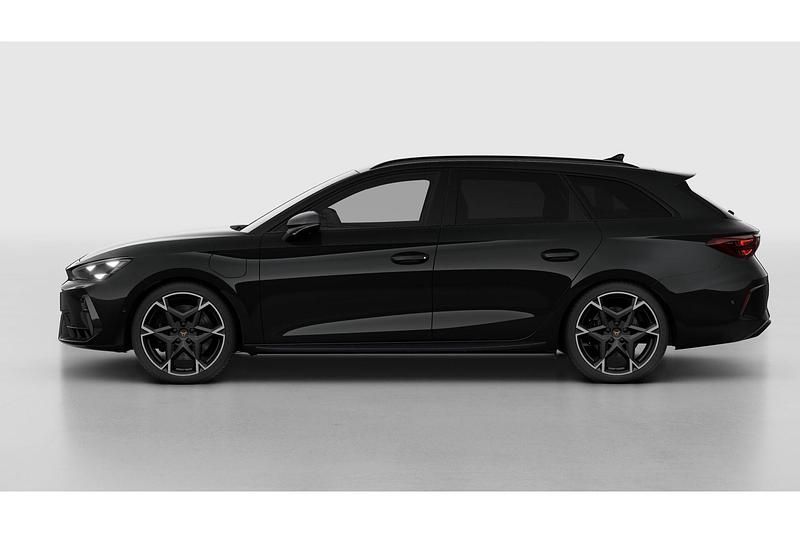 Nieuw Cupra Leon VZ 2026 Midnight black Stationwagen
