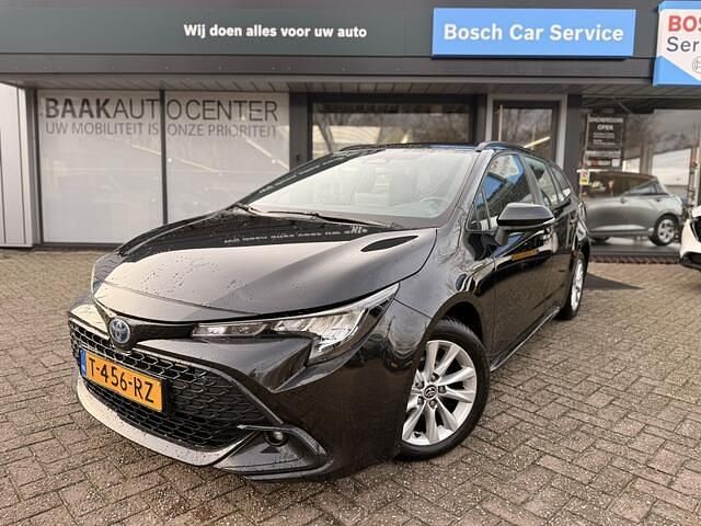 Zwart Occasion 2023 Toyota Corolla Active Stationwagen | € 23.950 (Goede deal) - Afbeelding 1/4
